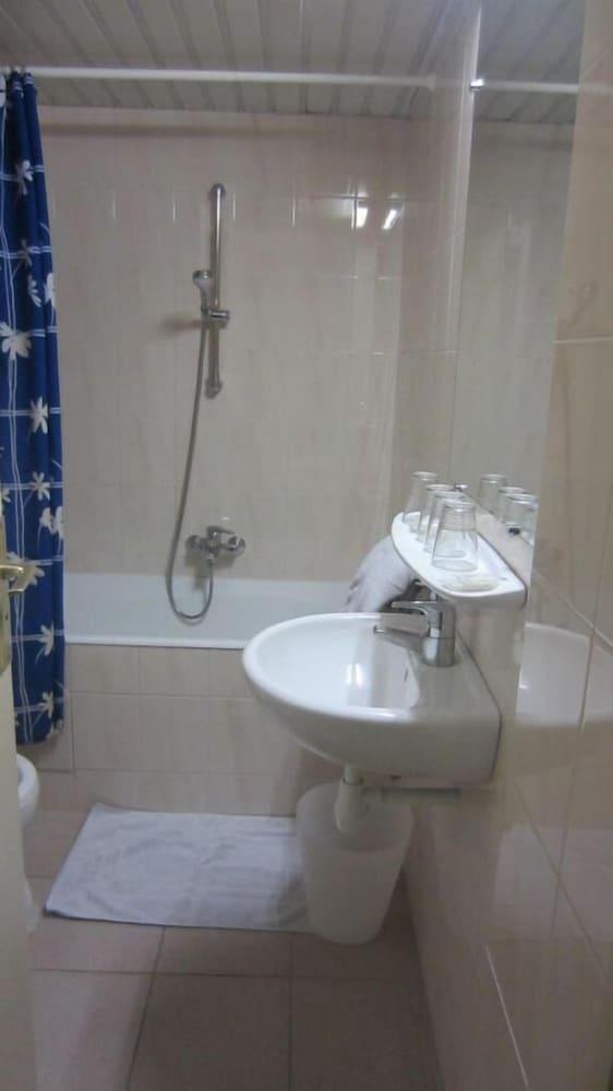 Hotel Jarry Confort Parigi