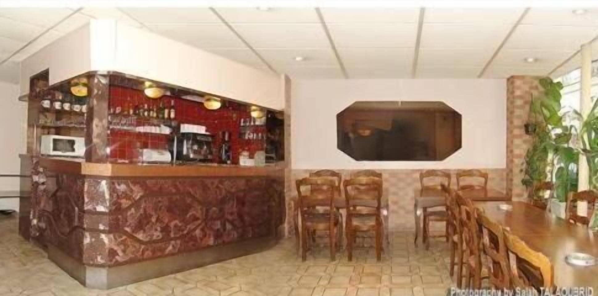 Jarry Confort * Parigi